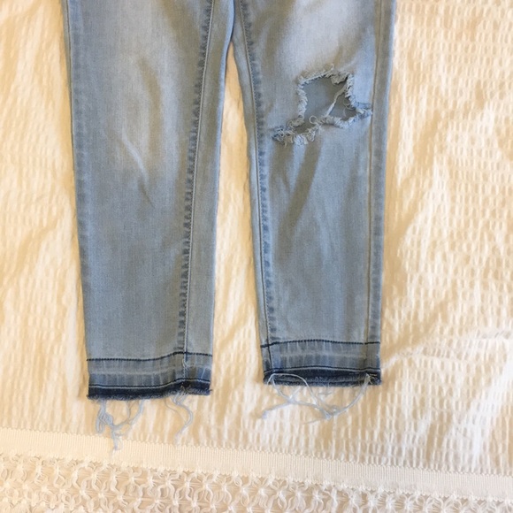 Distressed Skinny jeans (A.N.A.) - Picture 4 of 5
